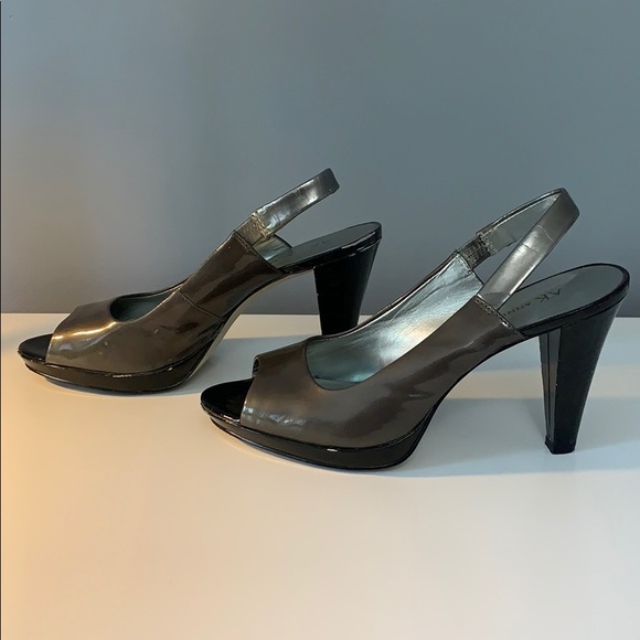 🌚 AK Anne Klein Grey Open-Toe Patent heels - Picture 5 of 6